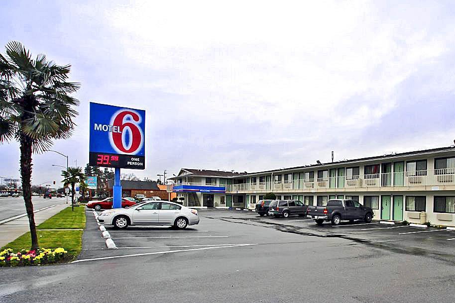 Motel 6-Fresno, Ca - Blackstone North ภายนอก รูปภาพ